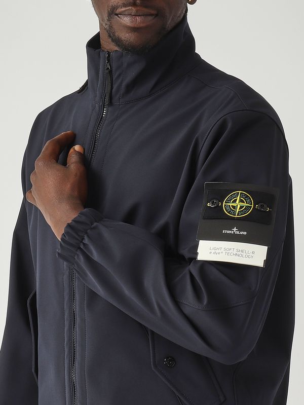 5. Herrenjacke Light Soft Shell aus technischem 3-Lagen-Gewebe Marineblau Stone Island l1s154100022s0a22