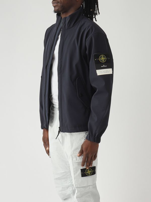 3. Herrenjacke Light Soft Shell aus technischem 3-Lagen-Gewebe Marineblau Stone Island l1s154100022s0a22