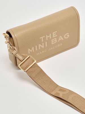 6. Borsa donna The Mini Bag in pelle martellata Camel