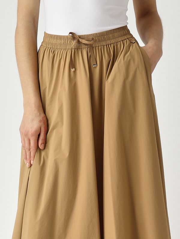 5. Damenrock aus leichtem Stretch-Nylon Kamel Herno gn000007d12431sz