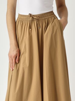 5. Damenrock aus leichtem Stretch-Nylon Kamel