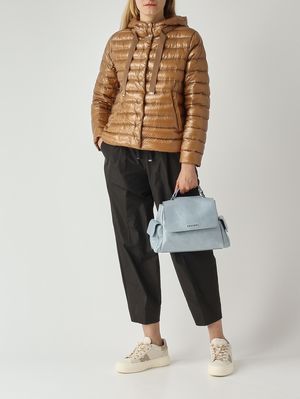 2. Damenjacke aus ultraleichtem Nylon Kamel