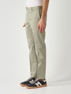 2. Pantalón de hombre Dieci en algodón elástico premium efecto satén Salvia
