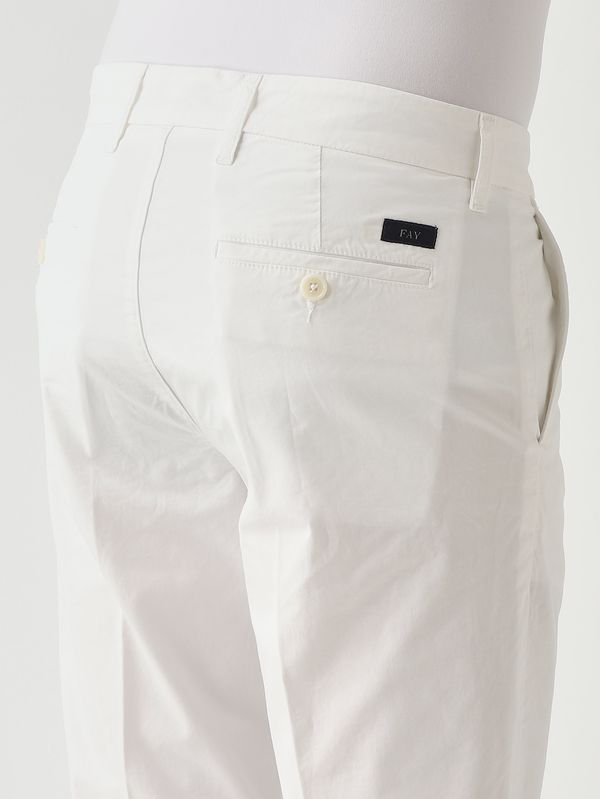 4. Pantalone uomo in gabardina di cotone stretch Bianco Fay ntm8652187tgur