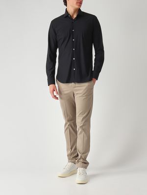 2. Camicia uomo in tessuto tecnico Nero