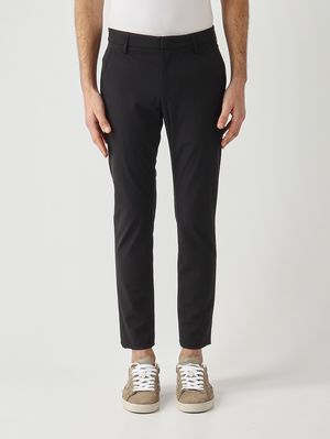 1. Herrenhose Alfredo aus technischem Stretchgewebe Schwarz