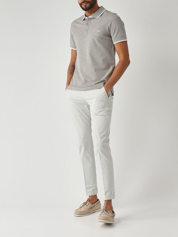 2. Polo para hombre de piqué de algodón elástico. Gris Fay npmb252140stdw