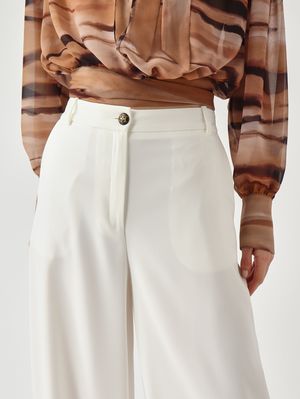 5. Damenhose aus Stretch-Crêpe Elfenbein
