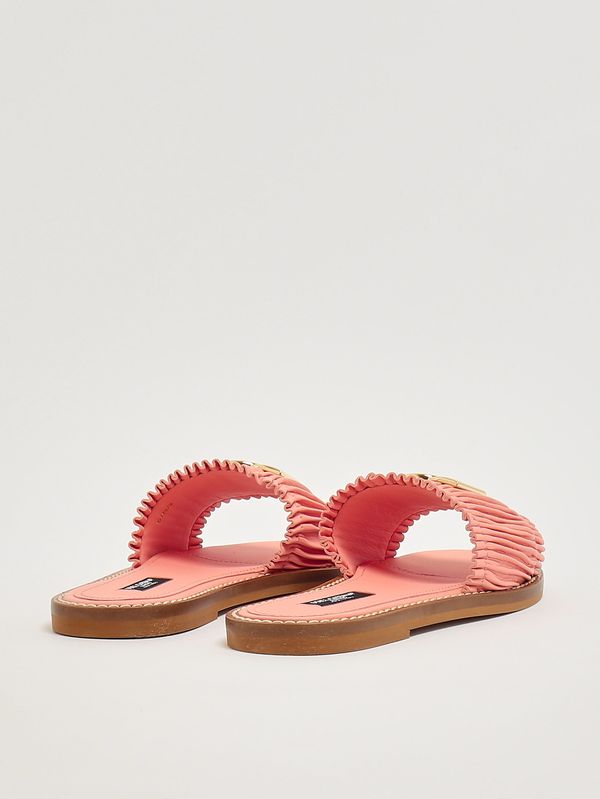 3. Sandalia de piel para niña Rosa Dolce e Gabbana d11373a1850