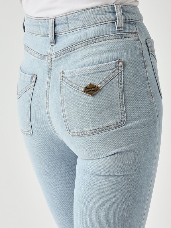 5. Damenjeans aus Stretch-Baumwolle Helles Denim Elisabetta Franchi pj24n61e2