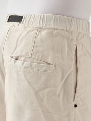 4. Bermuda para hombre SU91 de sarga de algodón. Crudo