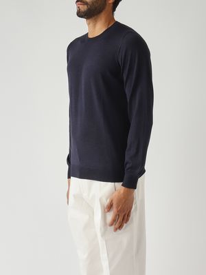 3. Jersey para hombre de mezcla de lana virgen y seda. Azul marino