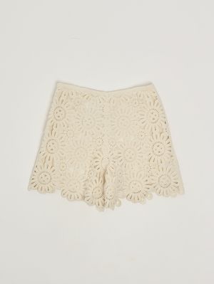 2. Shorts de niña de algodón a crochet Natural