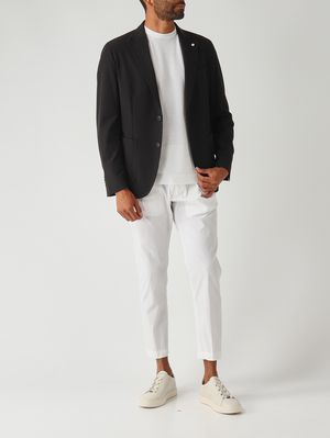 2. Blazer para hombre de tejido técnico elástico Negro