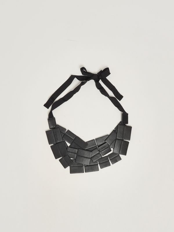 1. Collar de mujer de imitación de cuero. Negro Meimeij m6pq01