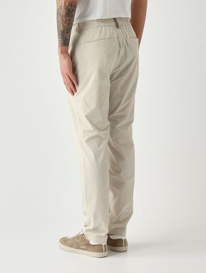4. Herrenhose Ailty Light Tech PL aus technischem Stretchgewebe Hellbeige