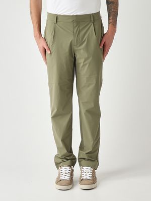 1. Herrenhose Ailty Light Tech PL aus technischem Stretchgewebe Moosgrün