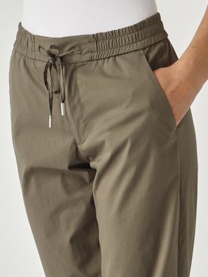 5. Damenhose aus Funktionsmaterial Militär