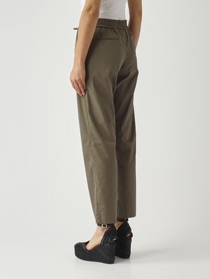 4. Damenhose aus Funktionsmaterial Militär