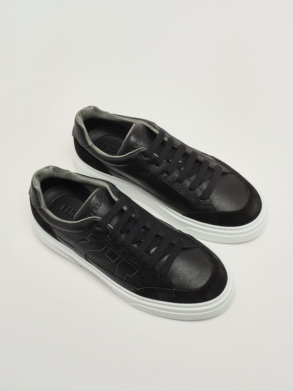 2. Men's Cassina leather sneakers Black Ferragamo 023588781776