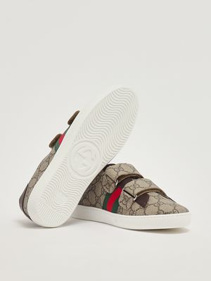 4. Zapatillas deportivas para niño en tejido GG Supreme y piel. Beige