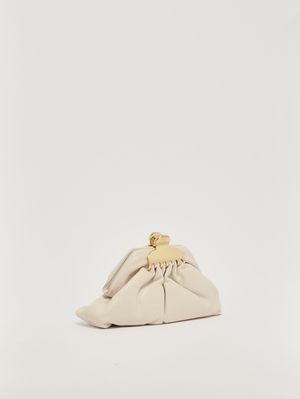 3. Clutch femme The Small Claw Clip en cuir Ivoire