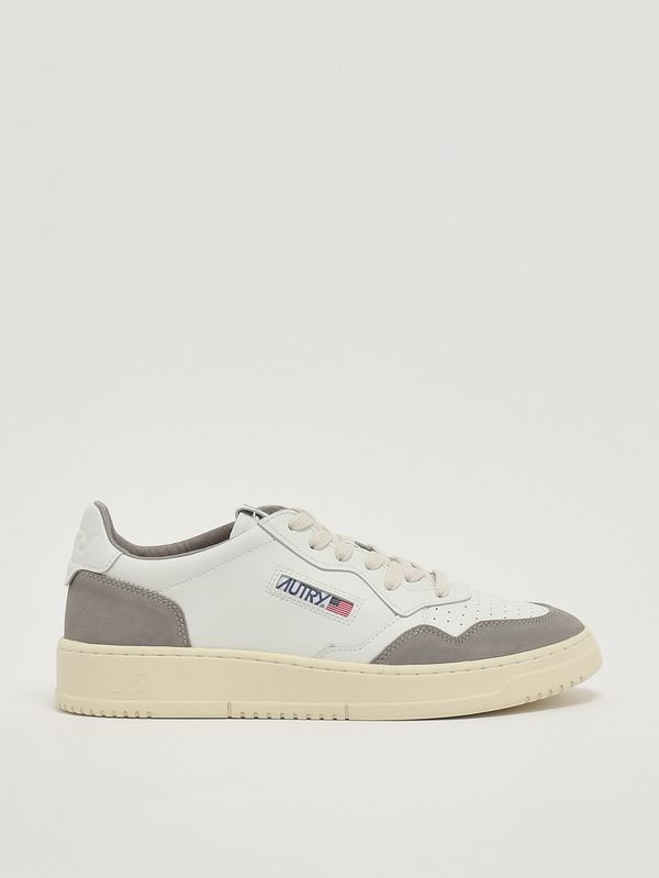 1. Baskets homme Medalist en cuir Blanc-Gris Autry aulmft01