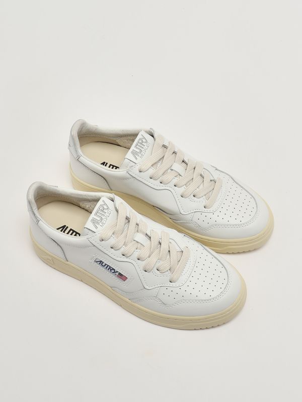 2. Damen-Sneakers Medalist aus Leder Weiß-Silber Autry aulwll05