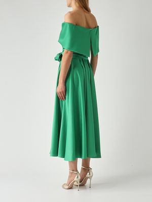 4. Damenkleid aus satiniertem Stoff Smaragdgrün