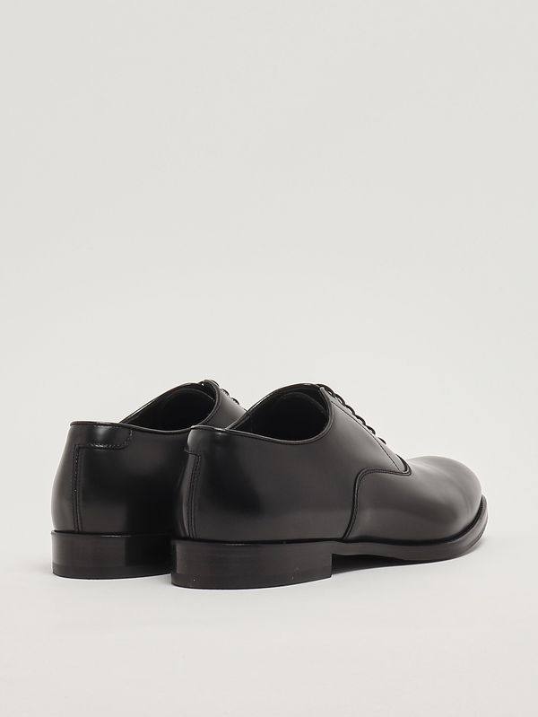 3. Stringata uomo Oxford in pelle spazzolara Nero Doucal's du2630monzuf269