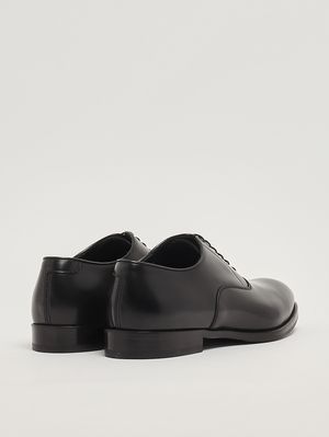 3. Stringata uomo Oxford in pelle spazzolara Nero