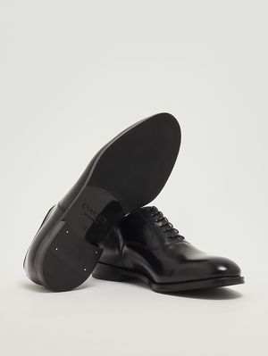 4. Zapato Oxford de hombre en piel cepillada. Azul marino