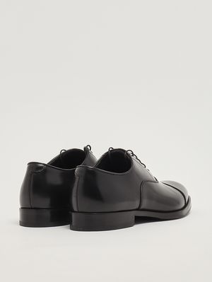 3. Stringata uomo Oxford in pelle spazzolata Nero