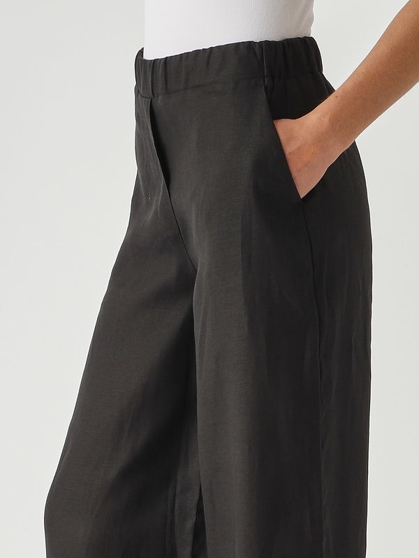 5. Women's linen trousers Black Gran Sasso 7624850000