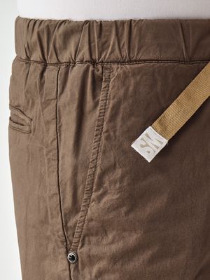 4. Herren-Bermuda SU51 Kevin aus Stretch-Baumwoll-Satin Moor memperhatikan