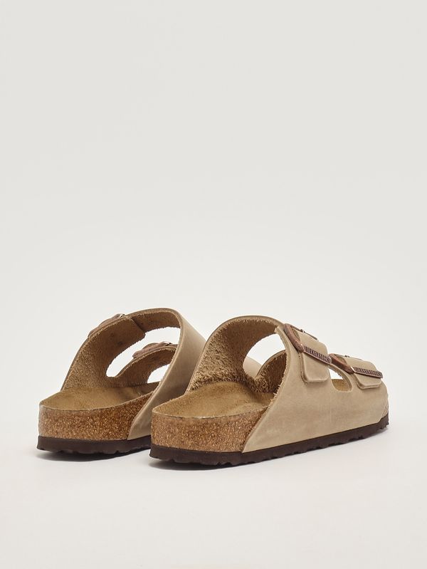 3. Sandalo Arizona Soft Footbed in pelle oliata Tabacco Chiaro Birkenstock 552813