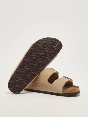 4. Sandalo Arizona Soft Footbed in pelle oliata Tabacco Chiaro
