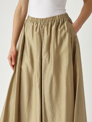 5. Pantalón de mujer en tejido con efecto seda. Cuerda