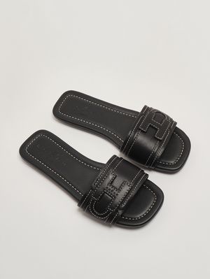 2. Women's H685 leather sandal Black