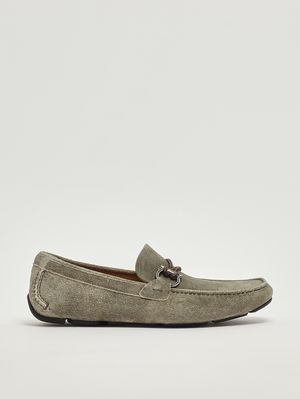 1. Mocassins pour homme Driver Front 4 en daim Gris-Vert