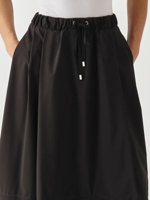 5. Damenrock aus Funktionsmaterial Schwarz