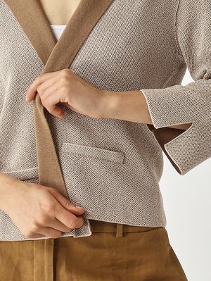 6. Damenjacke aus Lurex-Strick Roségold