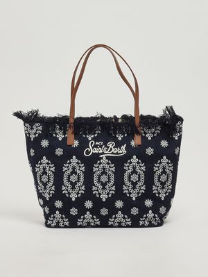 1. Damentasche The City Bag Fringe aus Baumwolle Dunkler Sangallo-Denim mit Prägung