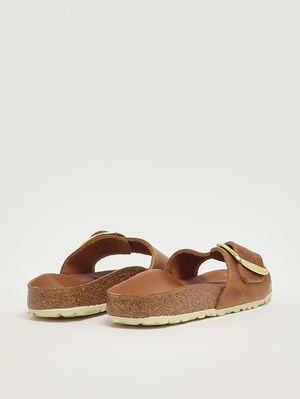 3. Sandale femme Madrid Big Buckle en cuir huilé Cognac