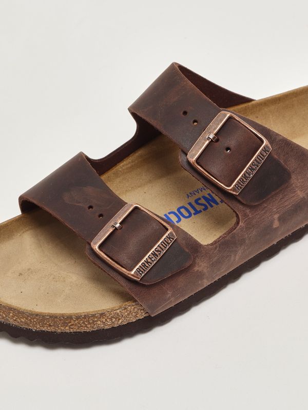 5. Sandalo Arizona Soft Foot Bed in pelle oliata Testa Di Moro Birkenstock 452763