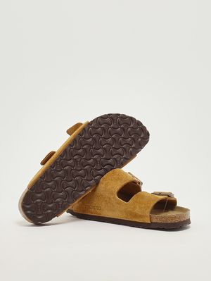 4. Sandale Arizona Soft Footbed en daim Tabac