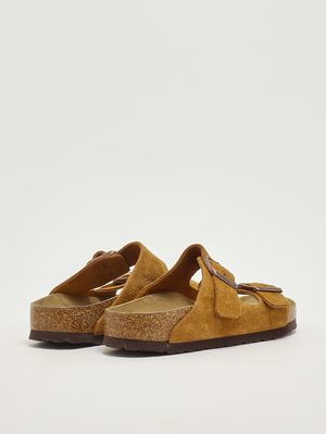 3. Sandale Arizona Soft Footbed en daim Tabac