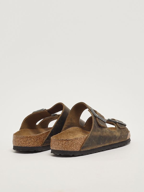 3. Sandalo Arizona Soft Foot Bed in pelle oliata Kaki Chiaro Birkenstock 1019377