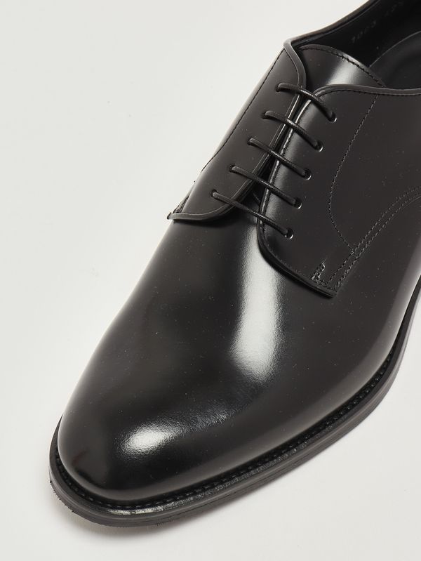 5. Zapatos Derby de hombre con cordones en piel cepillada. Negro Doucal's du1003monzuf269