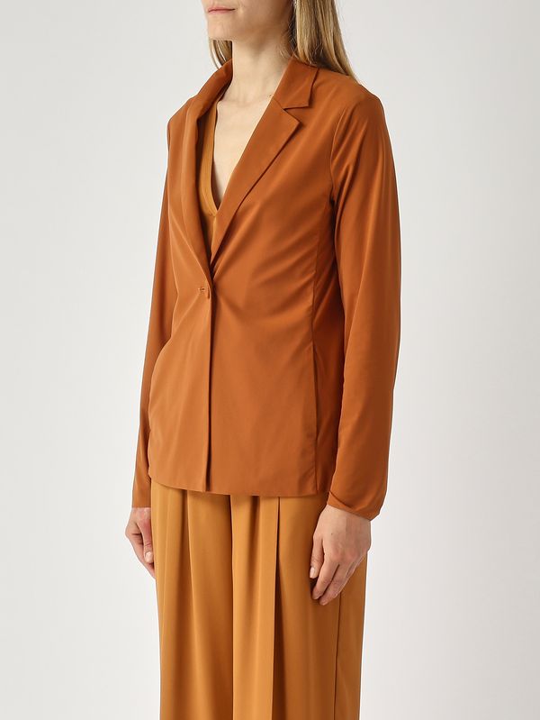 3. Blazer de mujer en suave tejido de punto elástico. Caramelo Maliparmi jd646570210